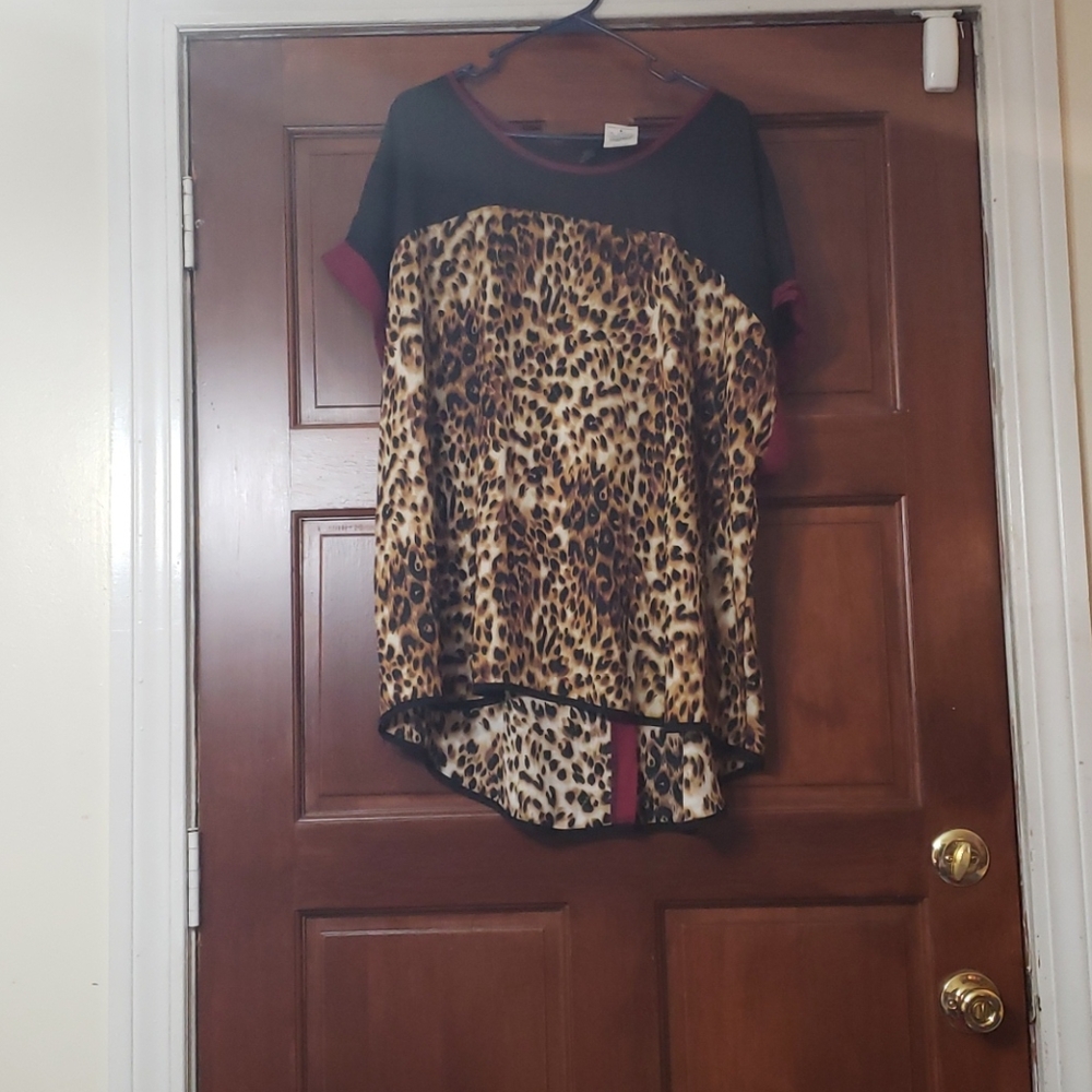 Leopard print burgundy and black open back shirt
